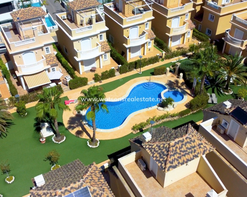 Resale - Fristaende Villa - Urb. La Marina