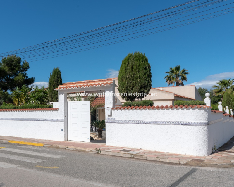 Resale - Fristaende Villa - Urb. La Marina