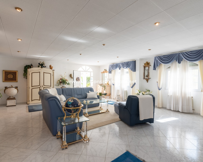 Resale - Fristaende Villa - Urb. La Marina