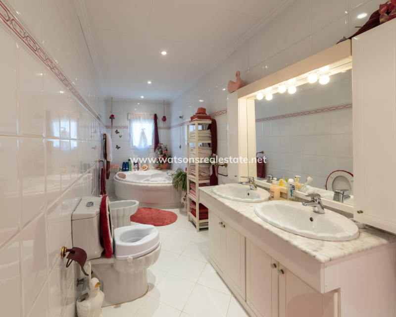 Resale - Fristaende Villa - Urb. La Marina