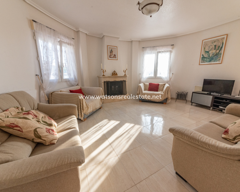 Resale - Fristaende Villa - Urb. La Marina