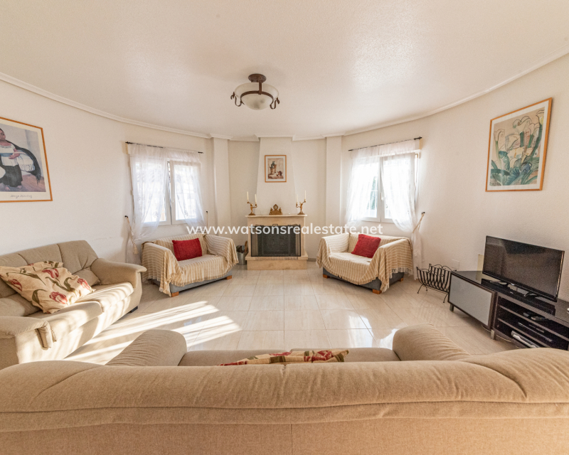 Resale - Fristaende Villa - Urb. La Marina