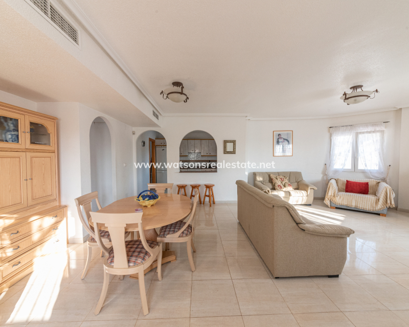 Resale - Fristaende Villa - Urb. La Marina