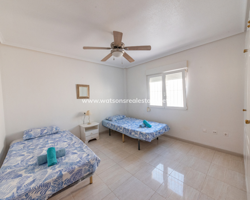 Resale - Fristaende Villa - Urb. La Marina