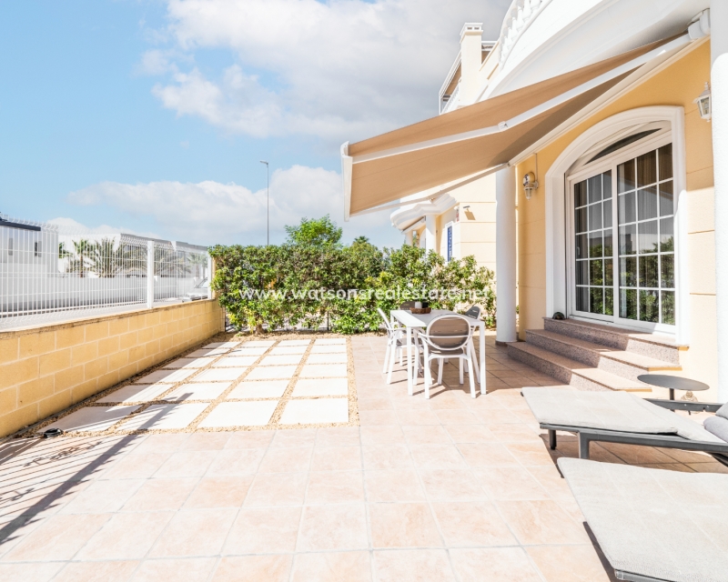 Resale - Fristaende Villa - Urb. La Marina