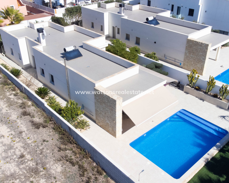 Resale - Fristaende Villa - Urb. La Marina