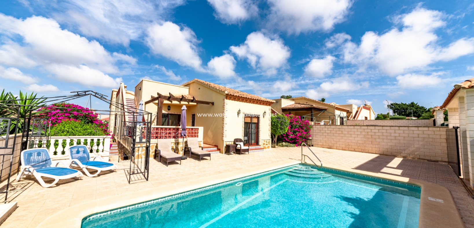 Resale - Fristaende Villa - Urb. La Marina