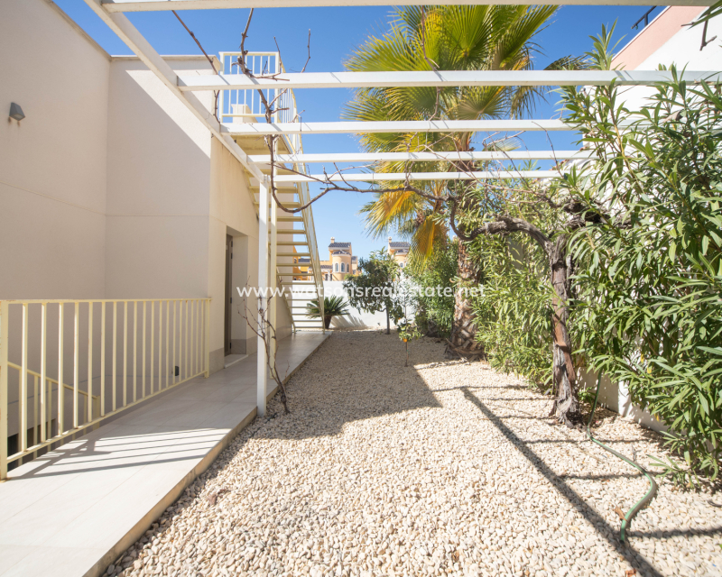 Resale - Fristaende Villa - Urb. La Marina