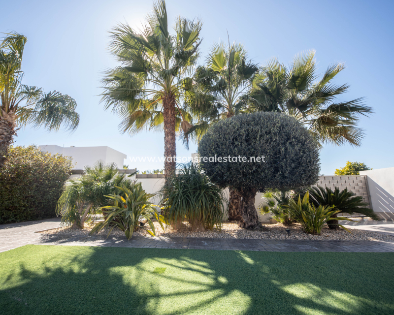 Resale - Fristaende Villa - Urb. La Marina