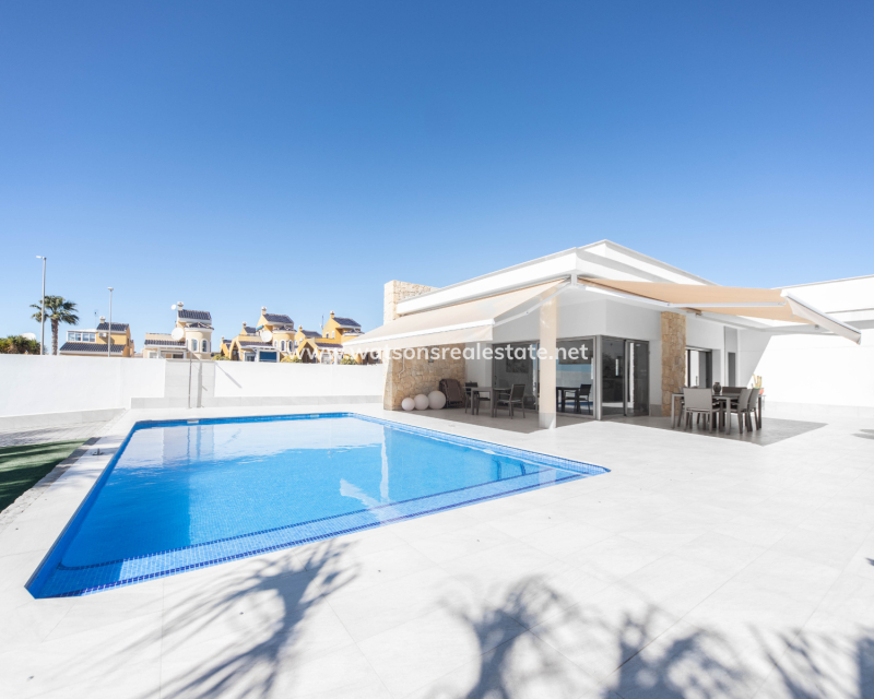 Resale - Fristaende Villa - Urb. La Marina