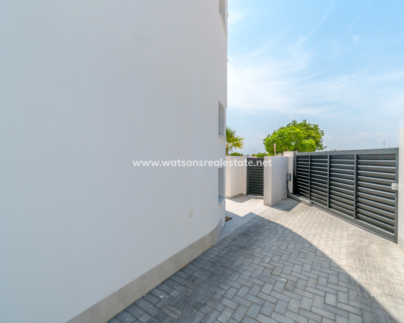 Resale - Fristaende Villa - Urb. La Marina