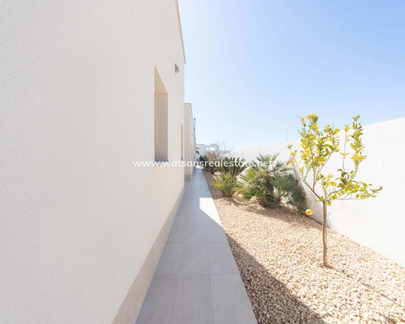 Resale - Fristaende Villa - Urb. La Marina