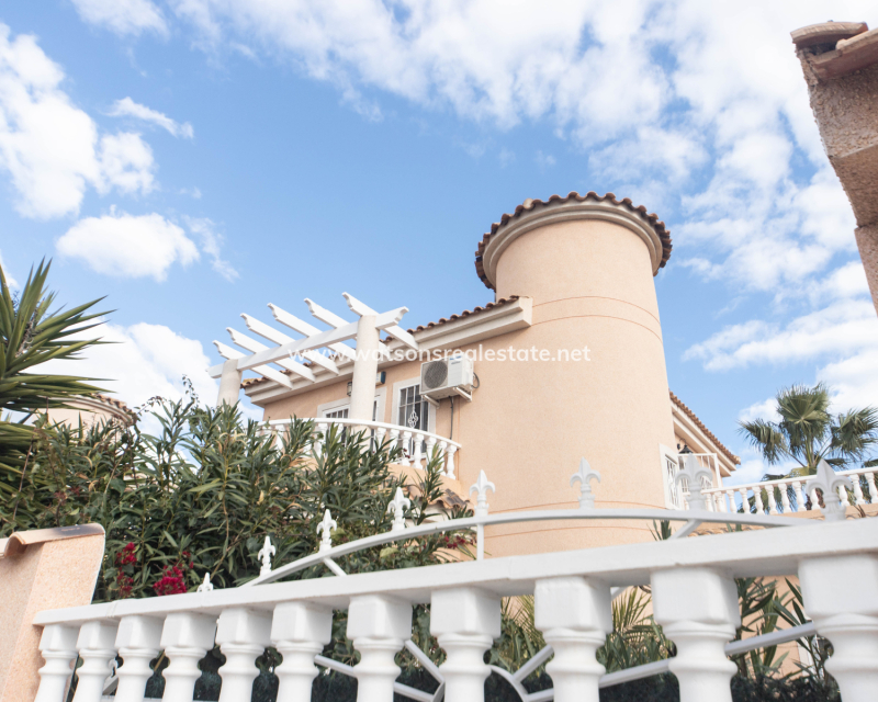 Resale - Fristaende Villa - Urb. La Marina
