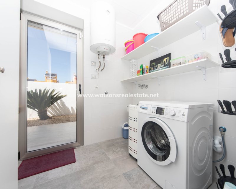 Resale - Fristaende Villa - Urb. La Marina
