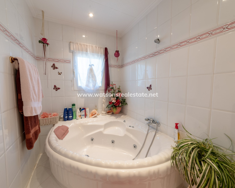 Resale - Fristaende Villa - Urb. La Marina