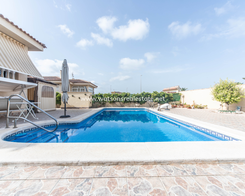 Resale - Fristaende Villa - Urb. La Marina