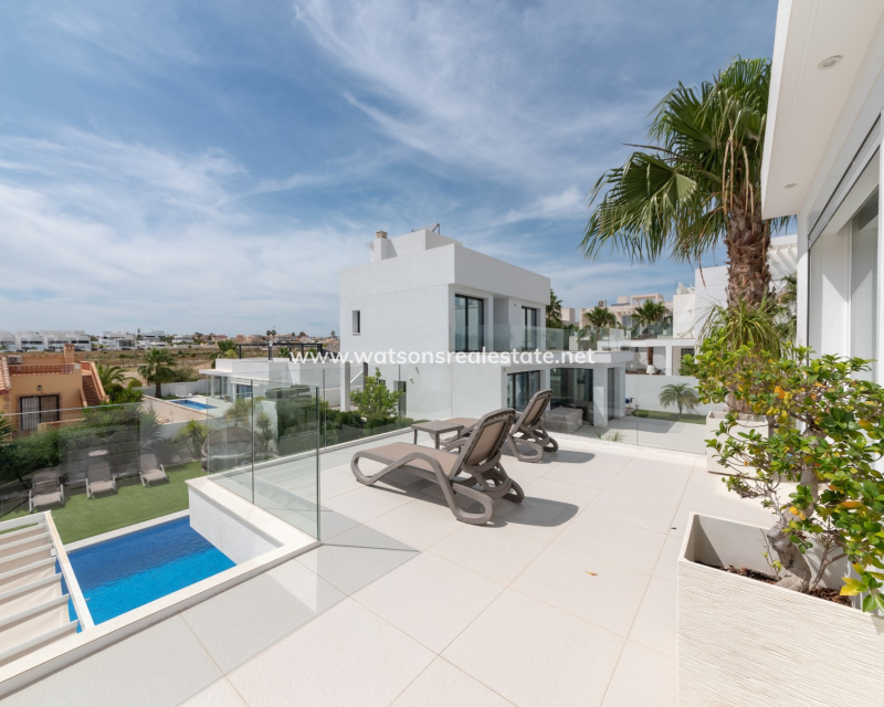 Resale - Fristaende Villa - Urb. La Marina