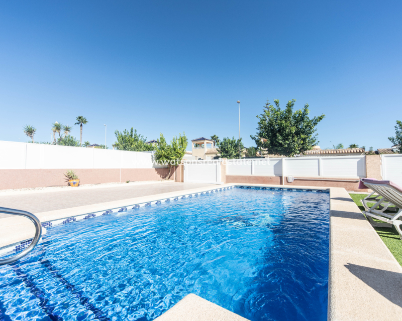 Resale - Fristaende Villa - Urb. La Marina