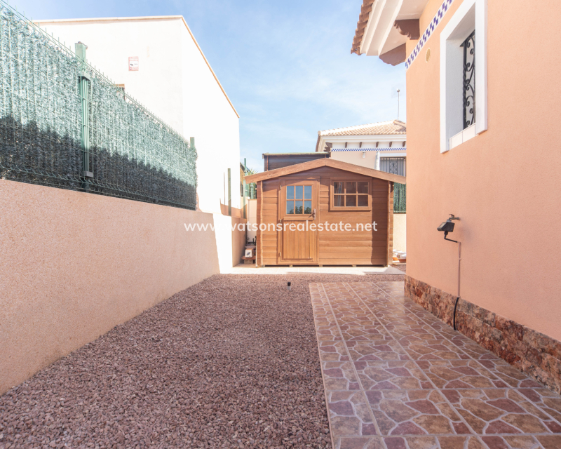 Resale - Fristaende Villa - Urb. La Marina