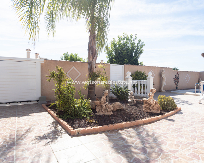 Resale - Fristaende Villa - Urb. La Marina