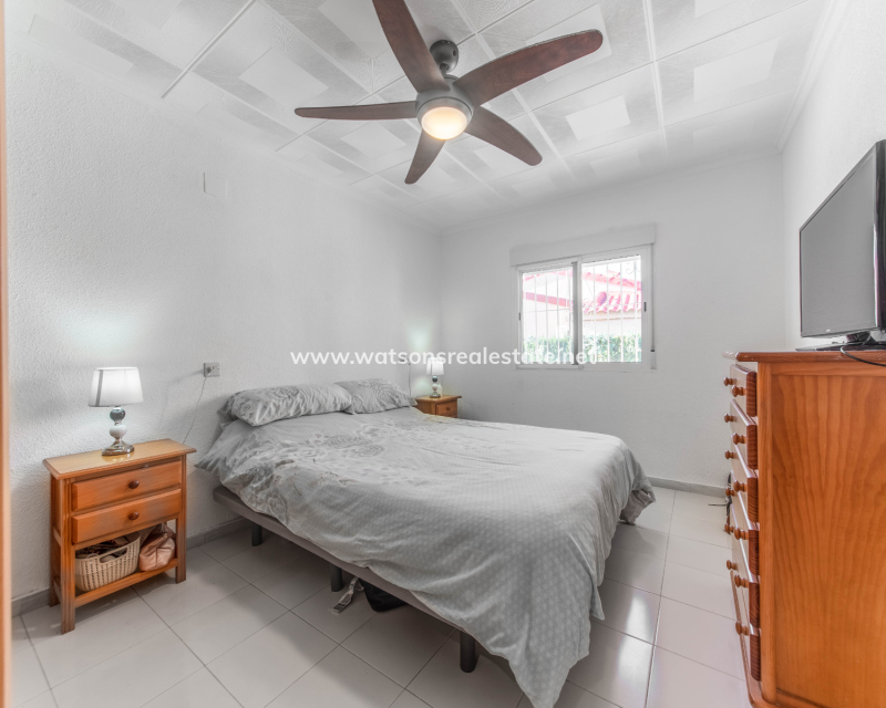 Resale - Fristaende Villa - Urb. La Marina