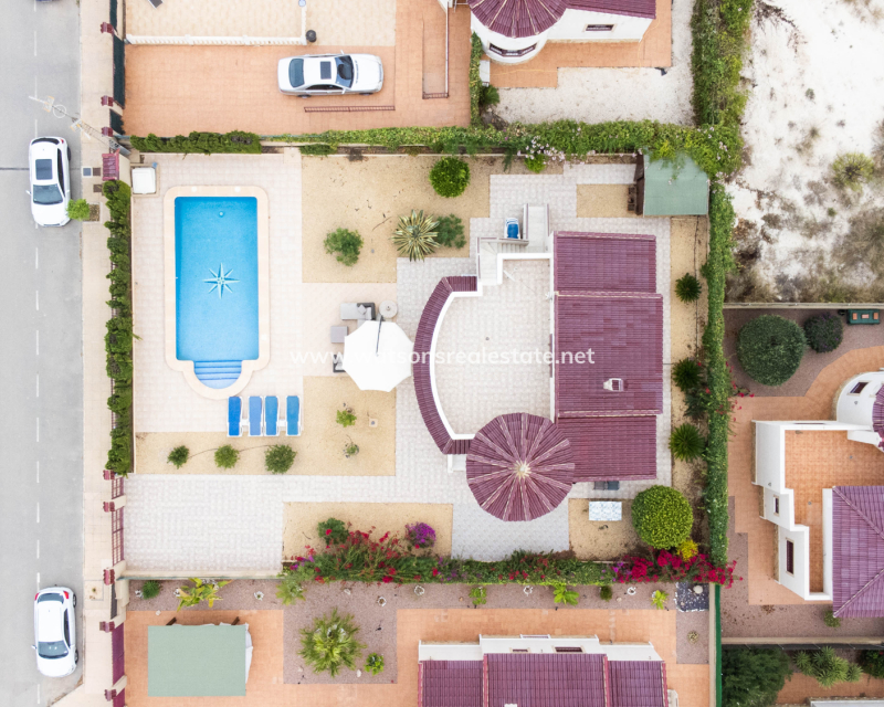 Resale - Fristaende Villa - Urb. La Marina