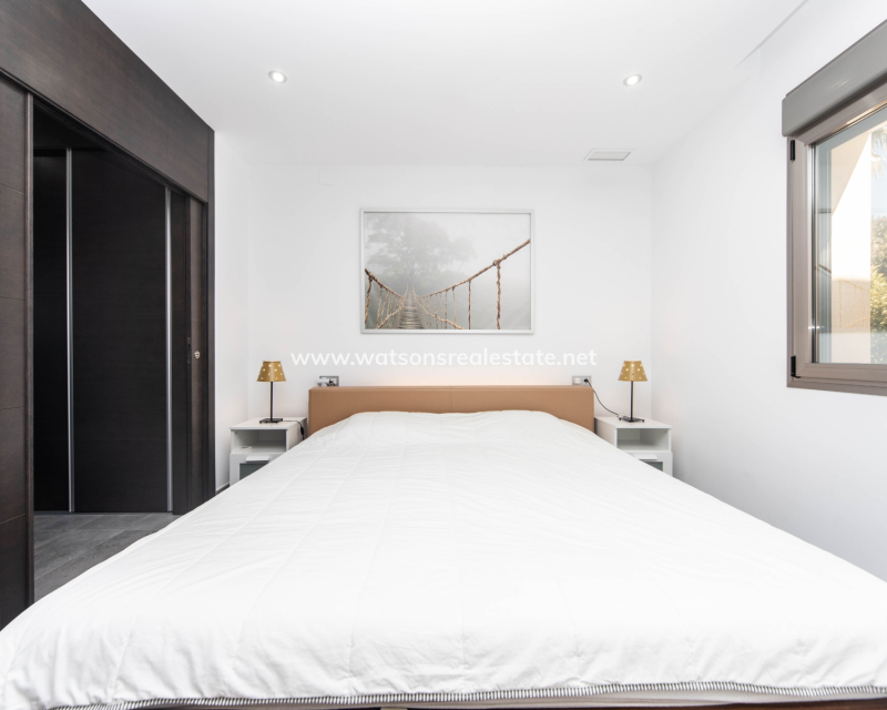 Resale - Fristaende Villa - Urb. La Marina