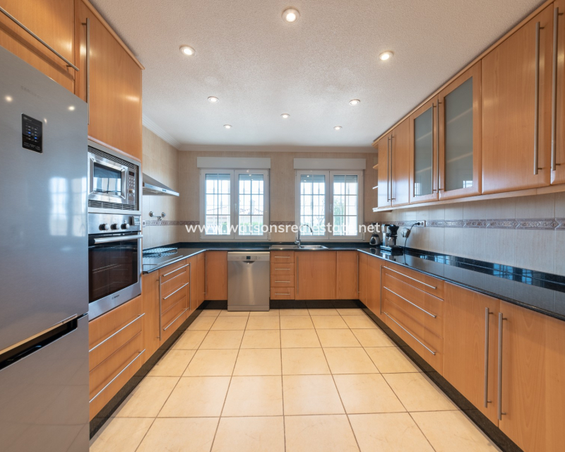 Resale - Fristaende Villa - Urb. La Marina