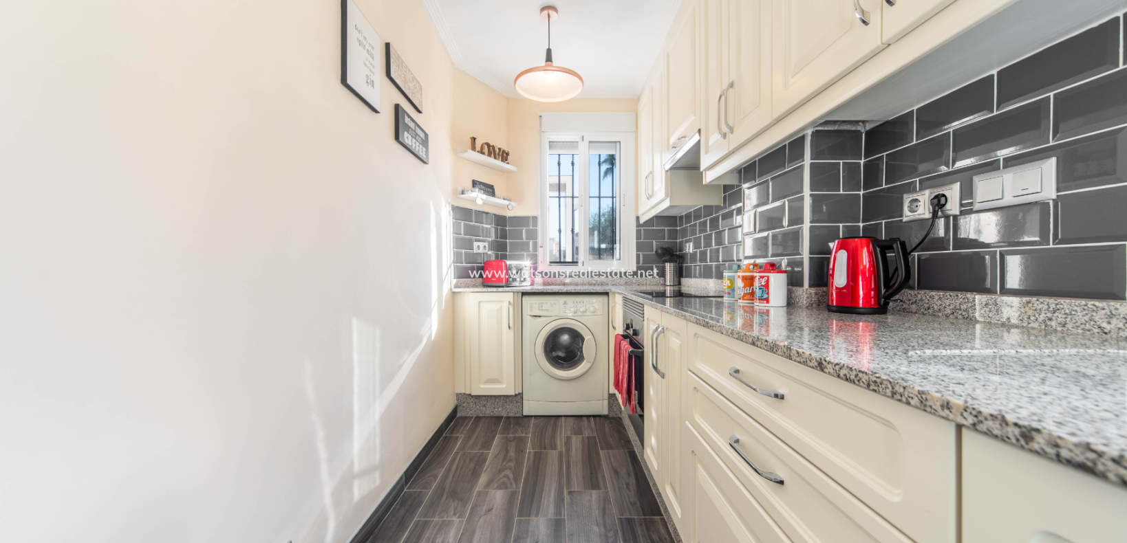 Resale - Fristaende Villa - Urb. La Marina