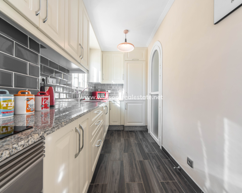 Resale - Fristaende Villa - Urb. La Marina