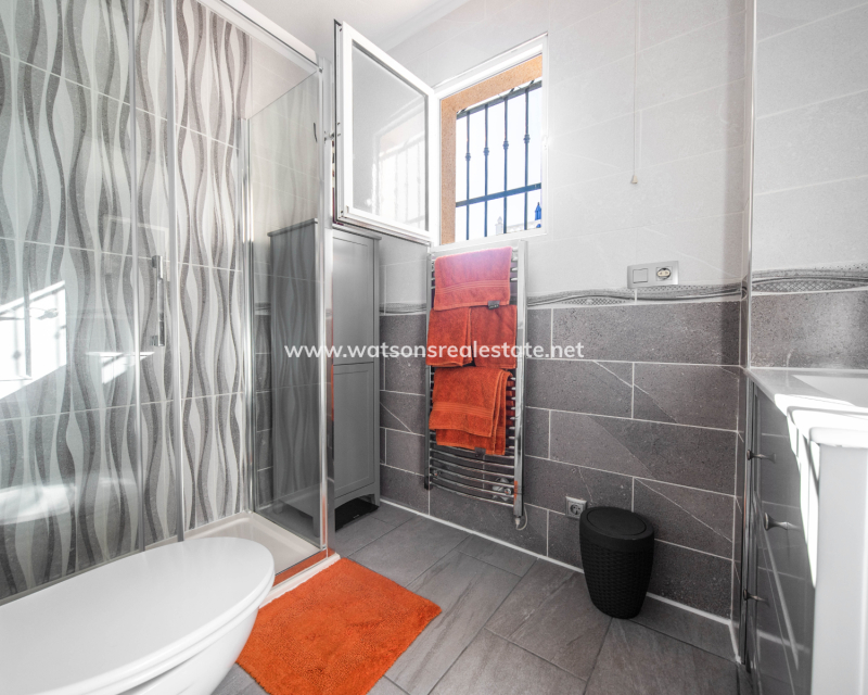 Resale - Fristaende Villa - Urb. La Marina