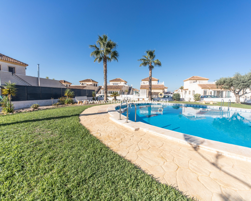 Resale - Fristaende Villa - Urb. La Marina