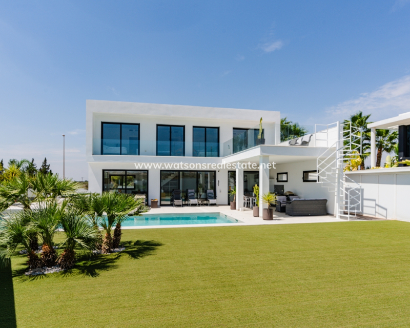 Resale - Fristaende Villa - Urb. La Marina