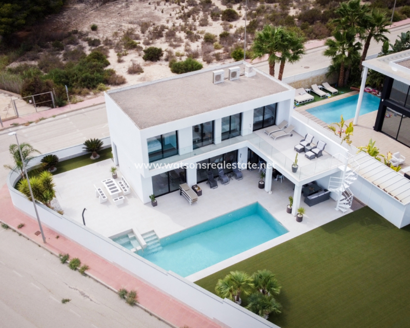 Resale - Fristaende Villa - Urb. La Marina