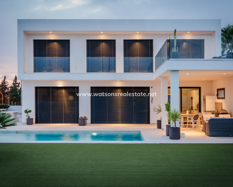 Resale - Fristaende Villa - Urb. La Marina