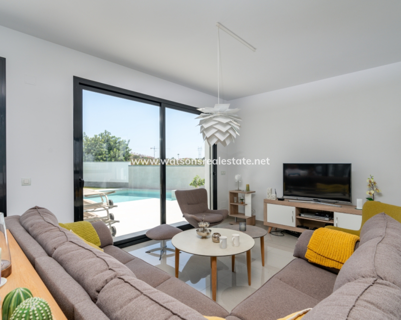 Resale - Fristaende Villa - Urb. La Marina