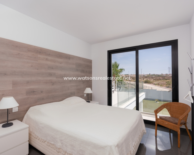 Resale - Fristaende Villa - Urb. La Marina