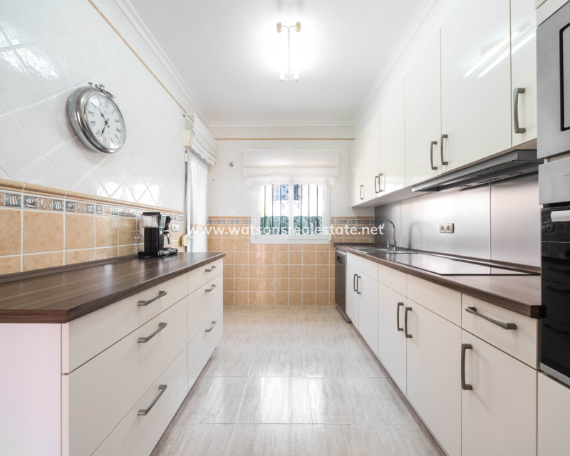 Resale - Fristaende Villa - Urb. La Marina