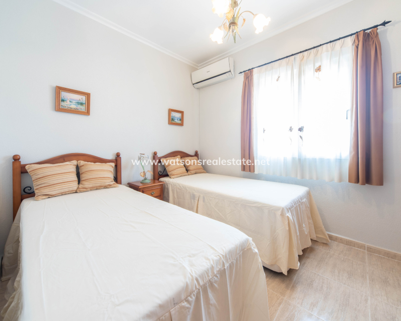 Resale - Fristaende Villa - Urb. La Marina