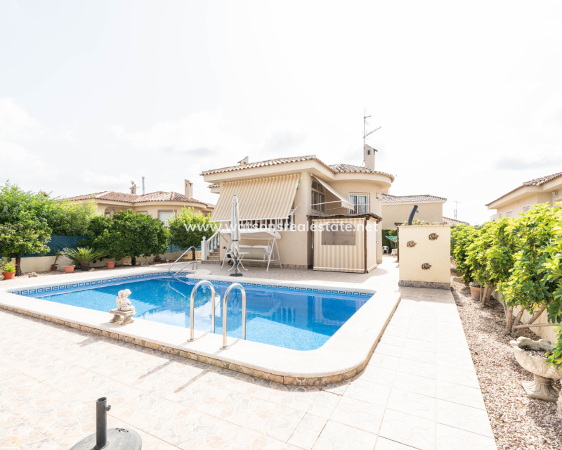 Resale - Fristaende Villa - Urb. La Marina
