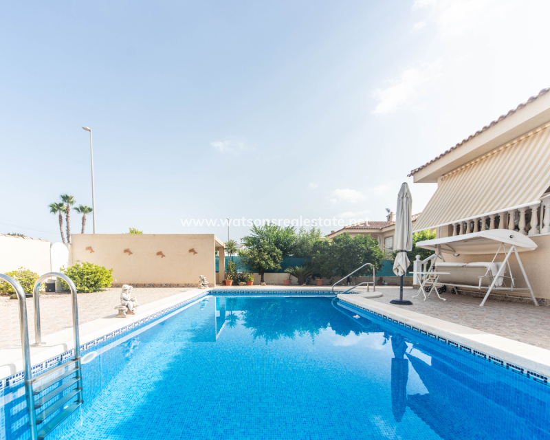 Resale - Fristaende Villa - Urb. La Marina
