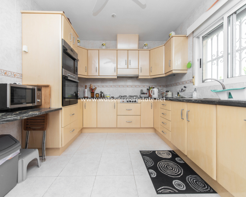 Resale - Fristaende Villa - Urb. La Marina