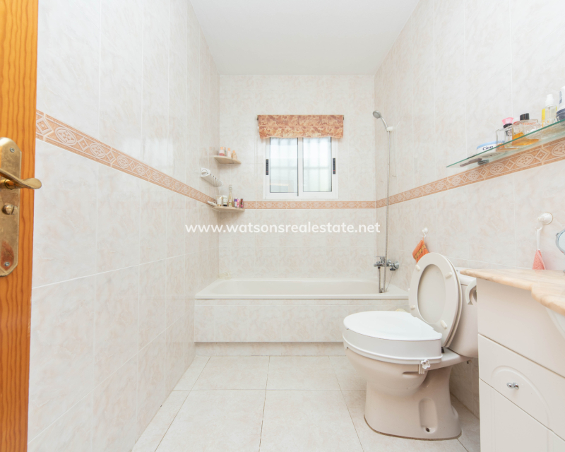 Resale - Fristaende Villa - Urb. La Marina