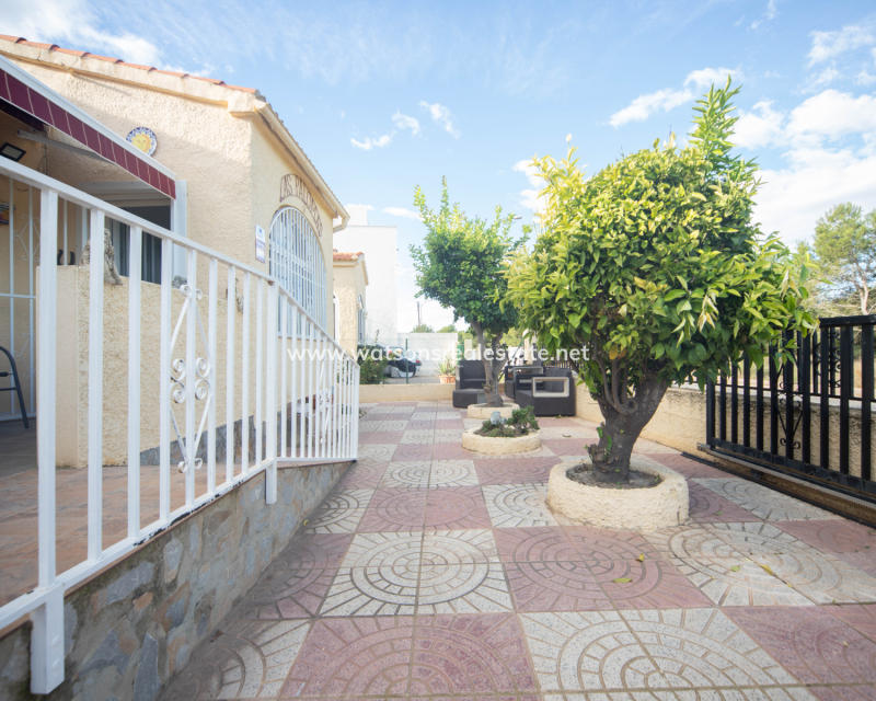 Resale - Fristaende Villa - Urb. La Marina