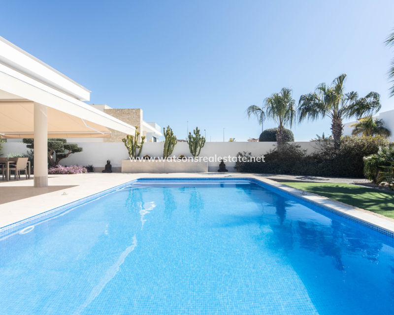 Resale - Fristaende Villa - Urb. La Marina