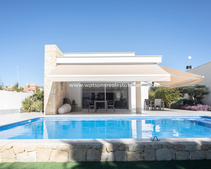 Resale - Fristaende Villa - Urb. La Marina
