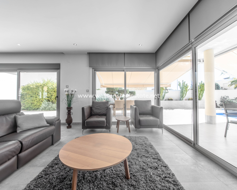 Resale - Fristaende Villa - Urb. La Marina