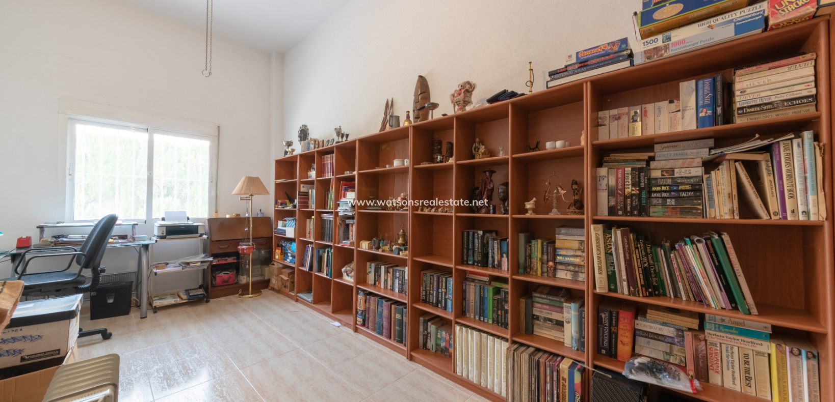 Resale - Fristaende Villa - Urb. La Marina