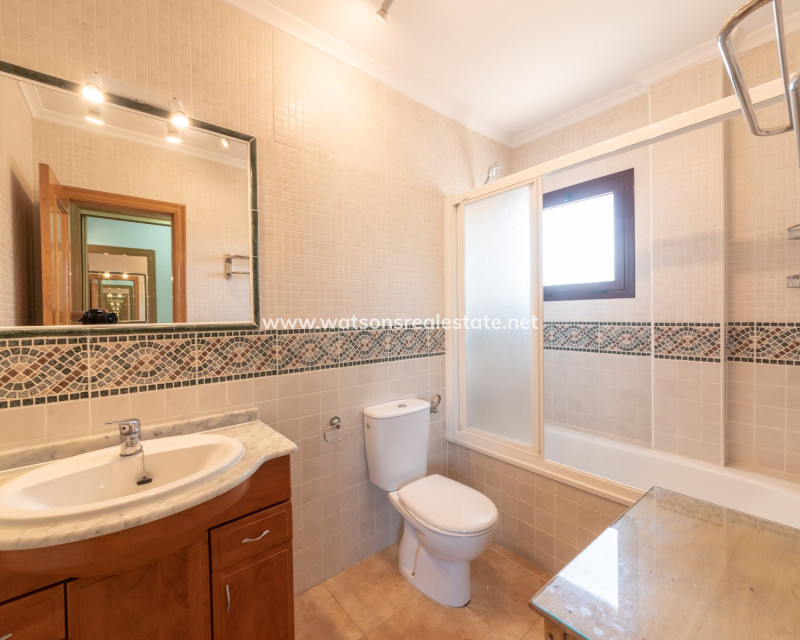 Resale - Fristaende Villa - Urb. La Marina