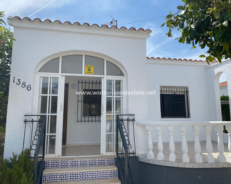 Resale - Fristaende Villa - Urb. La Marina